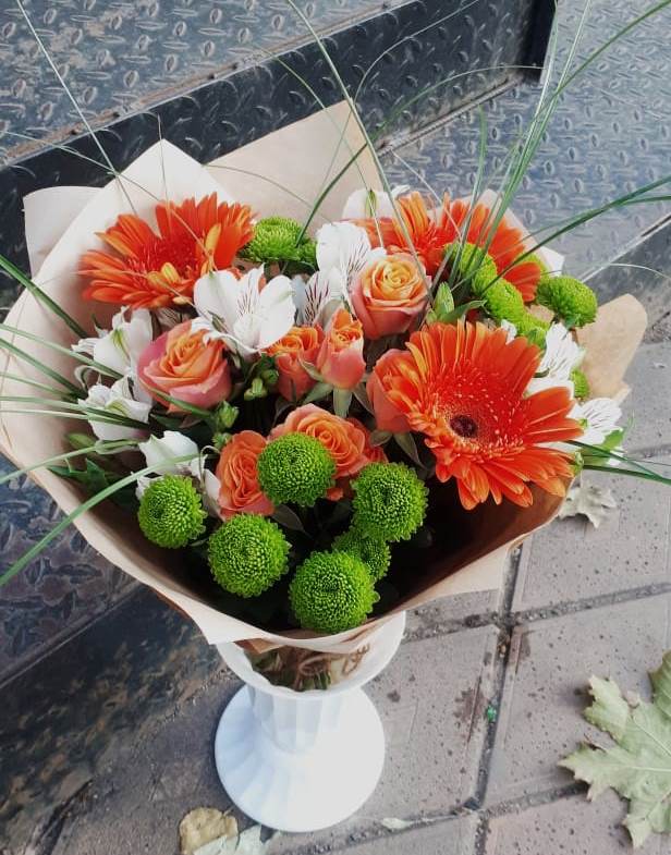 Букет цветов из: Герберы, Хризантемы, Альстромерии и Розы в Серебряных Прудах
