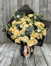 Букет цветов из:  Розы и Лизиантусы в Серебряных Прудах