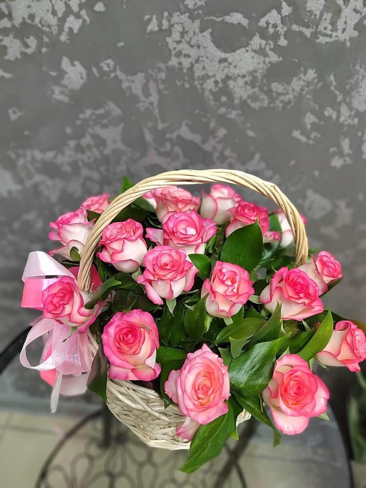 Цветочная композиция из Розы в корзине в Серебряных Прудах