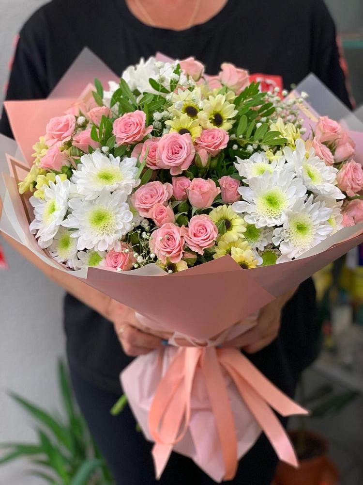 Букет цветов из: Розы и Хризантемы в Серебряных Прудах