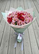 Букет цветов из:  Альстромерии в Серебряных Прудах