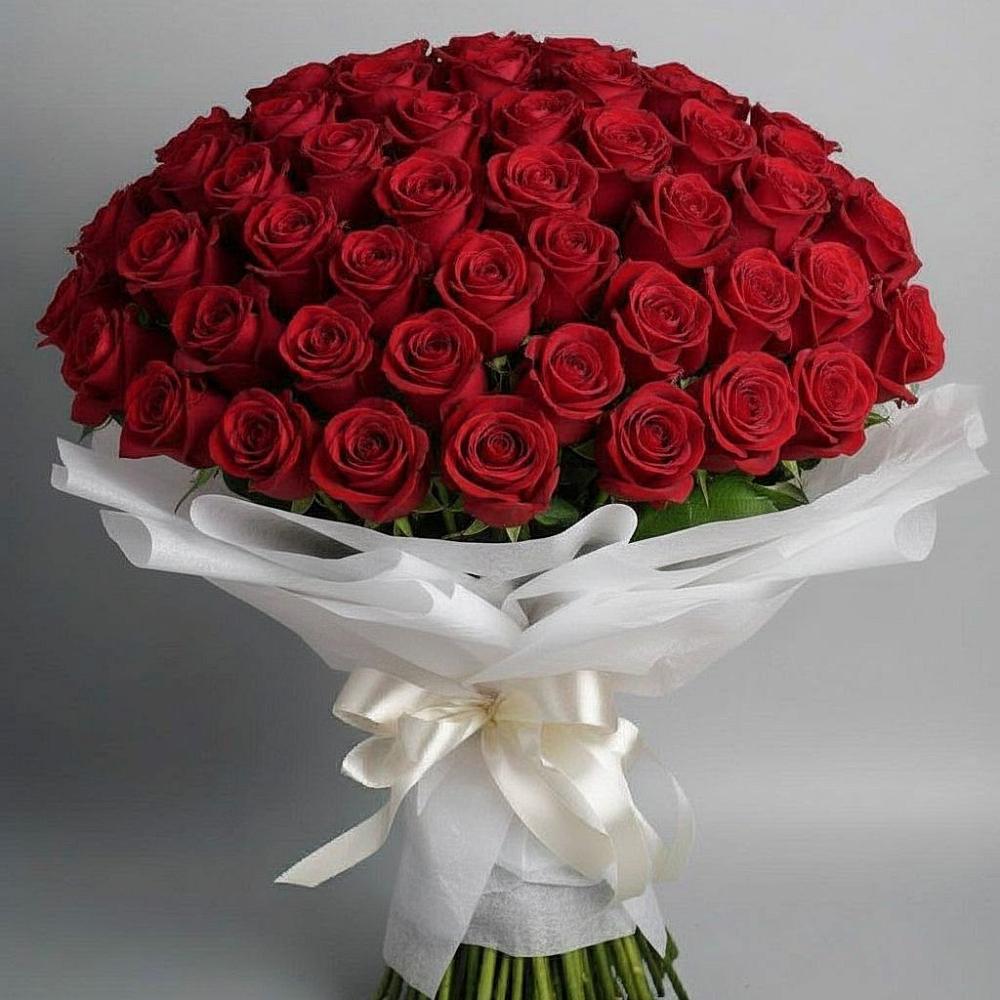 Букет 101 Красная роза Блэк Мэджик в Серебряных Прудах