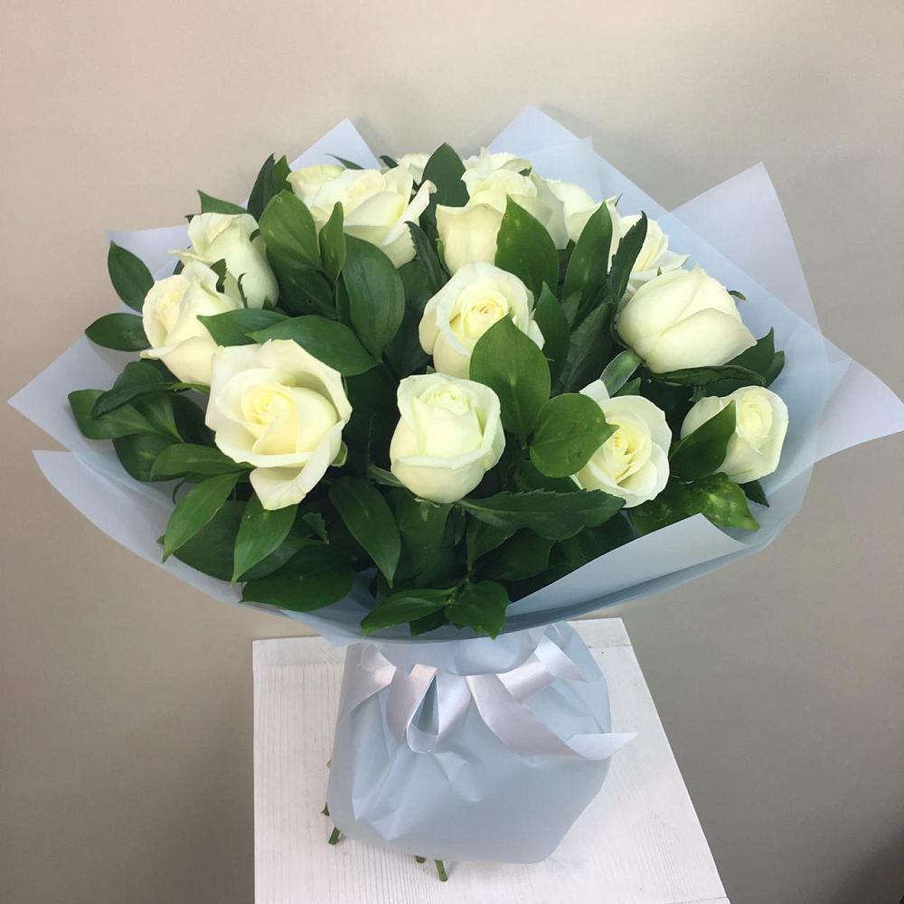 Букет 15 Белых роз Проуд в Серебряных Прудах