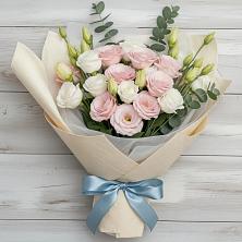 Букет цветов из:  Лизиантусы в Серебряных Прудах