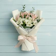 Букет цветов из:  Альстромерии в Серебряных Прудах