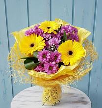 Букет цветов из:  Хризантемы и Герберы в Серебряных Прудах