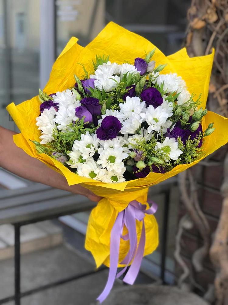 Букет цветов из: Ирисы, Хризантемы и Ромашки в Серебряных Прудах