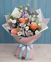 Букет цветов из:  Лизиантусы, Розы, Альстромерии и Гипсофила в Серебряных Прудах