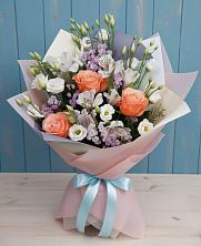 Букет цветов из:  Лизиантусы, Розы, Альстромерии и Гипсофила в Серебряных Прудах