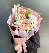 Букет цветов из:  Хризантемы и Розы в Серебряных Прудах