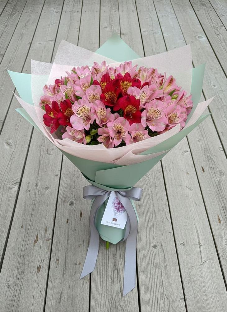 Букет цветов из: Альстромерии в Серебряных Прудах