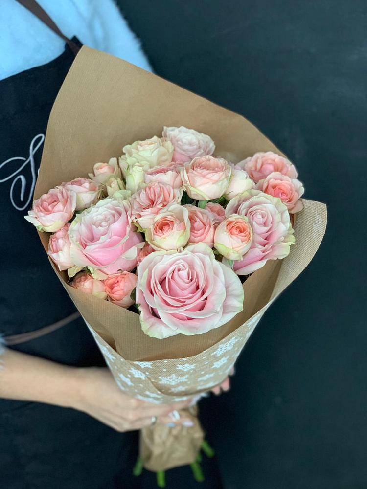 Букет цветов из: Хризантемы и Розы в Серебряных Прудах