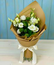 Букет цветов из:  Хризантемы и Лизиантусы в Серебряных Прудах