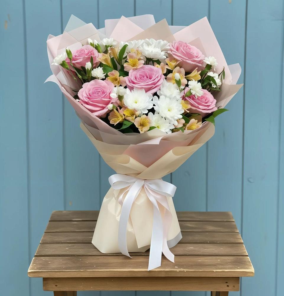 Букет цветов из: Гвоздики, Орхидеи и Розы в Серебряных Прудах