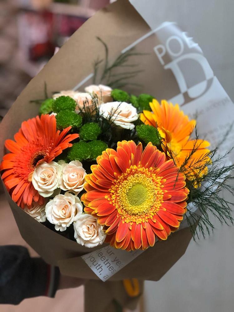 Букет цветов из: Герберы, Хризантемы и Розы в Серебряных Прудах