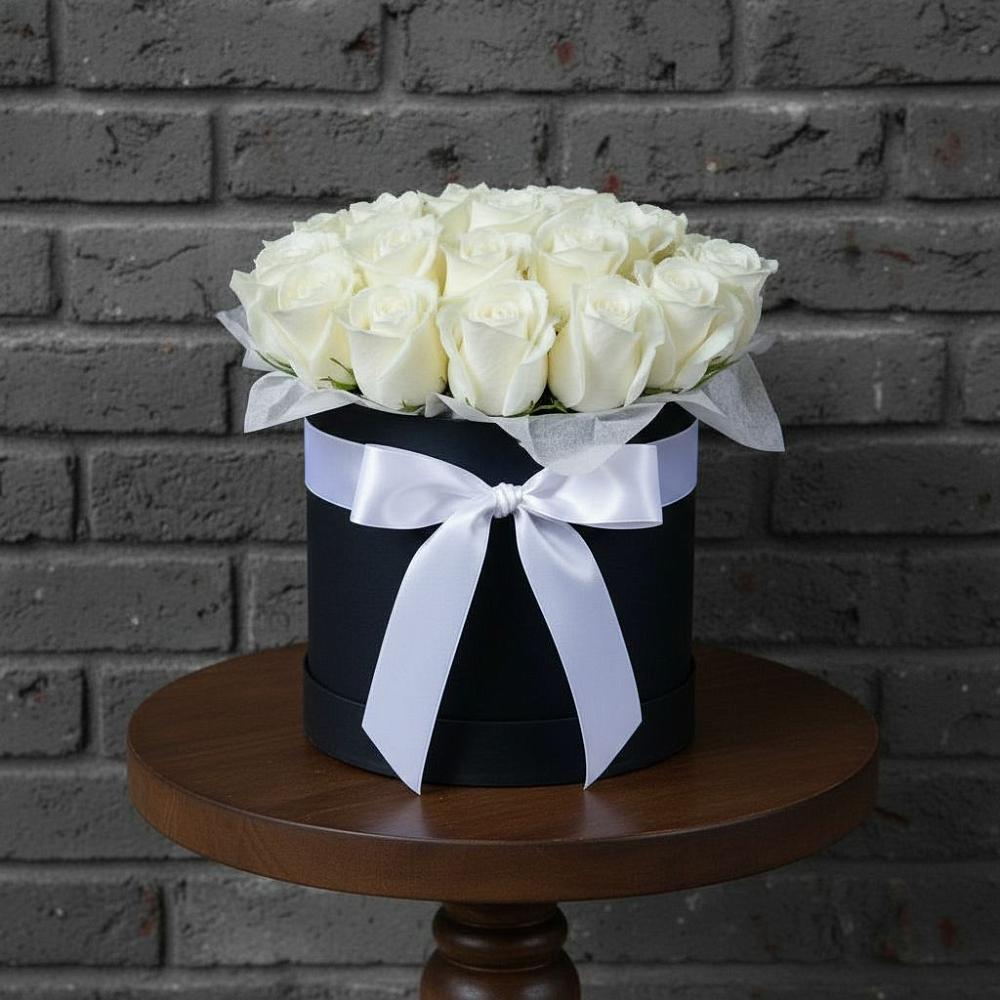 Цветочная композиция из Розы в шляпной коробке в Серебряных Прудах