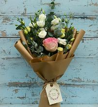 Букет цветов из:  Розы и Лизиантусы в Серебряных Прудах