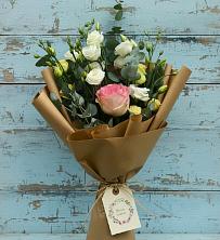 Букет цветов из:  Розы и Лизиантусы в Серебряных Прудах