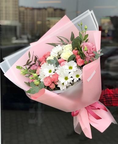 Букет цветов из: Розы, Лизиантусы и Хризантемы в Серебряных Прудах