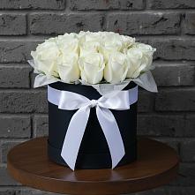 Цветочная композиция из Розы в шляпной коробке в Серебряных Прудах